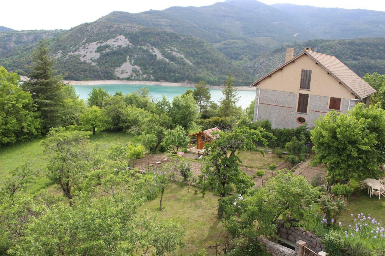 Location Vacances 5 Place Des Moulieres Saint-Julien-du-Verdon Exterior photo